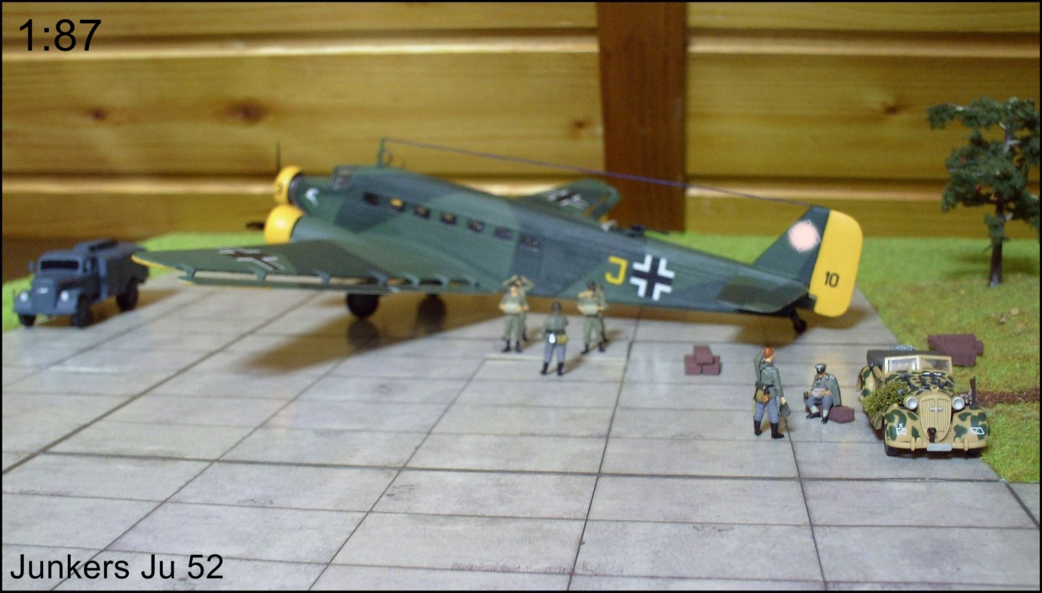 Ju 52 Flugplatz.jpg